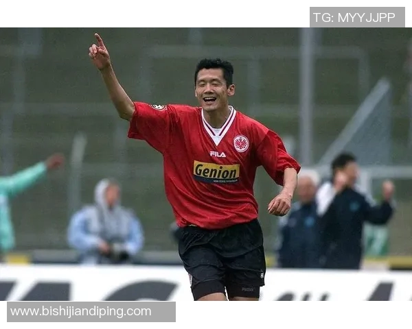 足球明星杨晨精彩回顾他参与的综艺节目与访谈经历