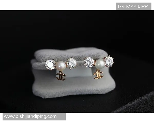 足球明星耳饰时尚风潮揭秘精选耳饰图片赏析与搭配技巧 足球明星耳饰时尚风潮揭秘精选耳饰图片赏析与搭配技巧