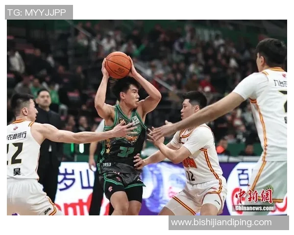 九台队与辽宁队在CBA赛场的激烈对决展现篮球魅力与团队精神 九台队与辽宁队在CBA赛场的激烈对决展现篮球魅力与团队精神