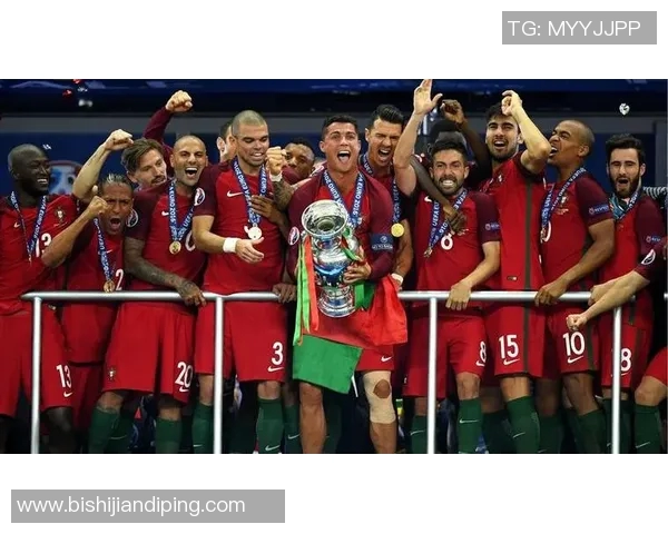 历届欧洲杯金靴得主回顾与分析揭示足球巨星的辉煌历程与成就